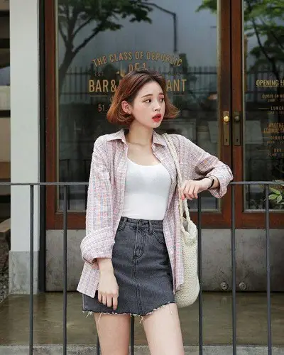 Thêm phần cá tính khi mix áo oversize cùng với chân váy