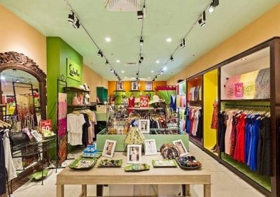 Các mẫu trang phục của Labella Green shop đều có thể làm tôn lên những đường nét mềm mại trên cơ thể người phụ nữ