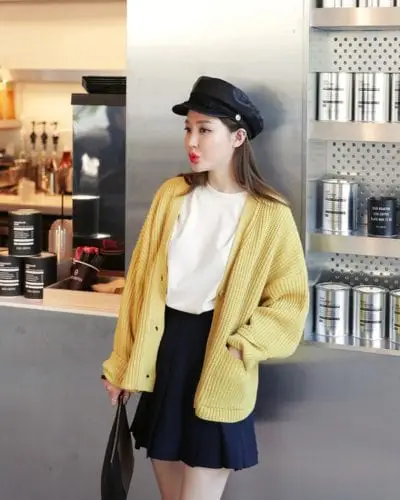 Khi diện outfit này, chị em cũng có một vẻ ngoài đầy trẻ trung và năng động.